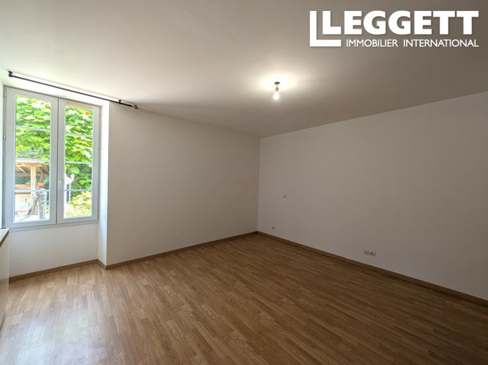 Image No.8-3 Bed House for sale