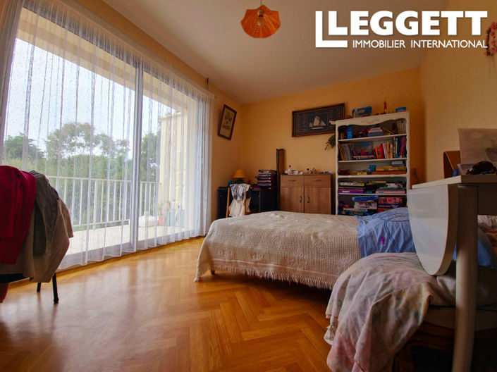 Image No.5-4 Bed House for sale