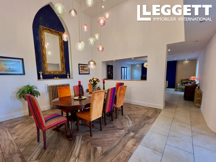 Image No.1-5 Bed House for sale