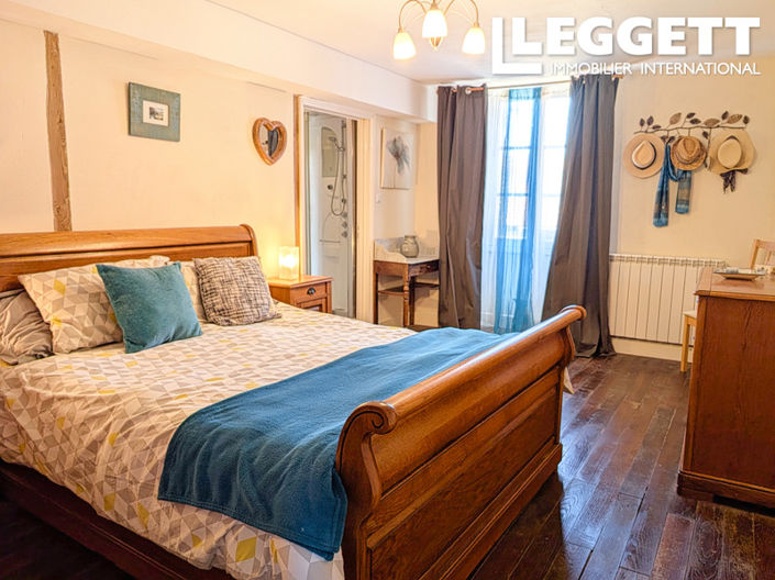 Image No.6-4 Bed House for sale