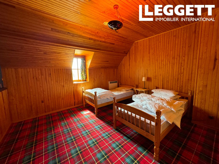 Image No.10-5 Bed House for sale