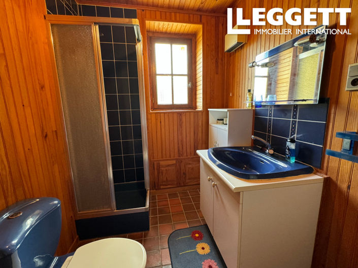 Image No.8-5 Bed House for sale