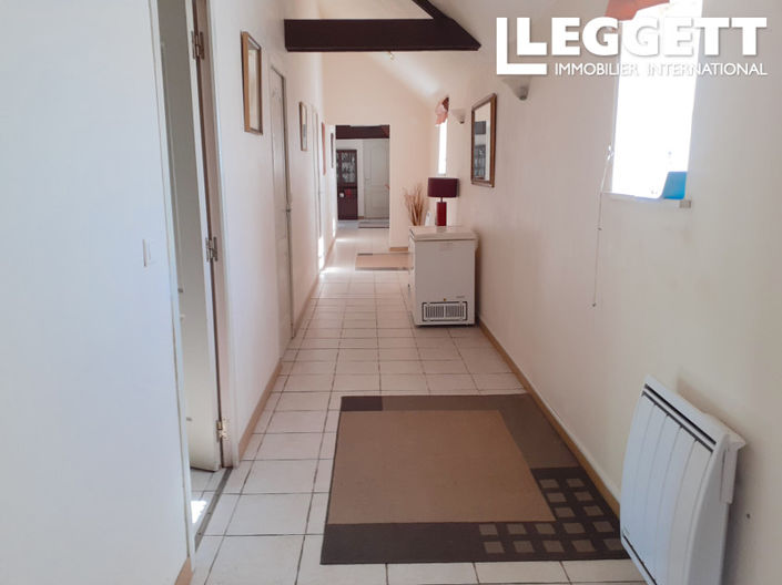 Image No.10-3 Bed House for sale