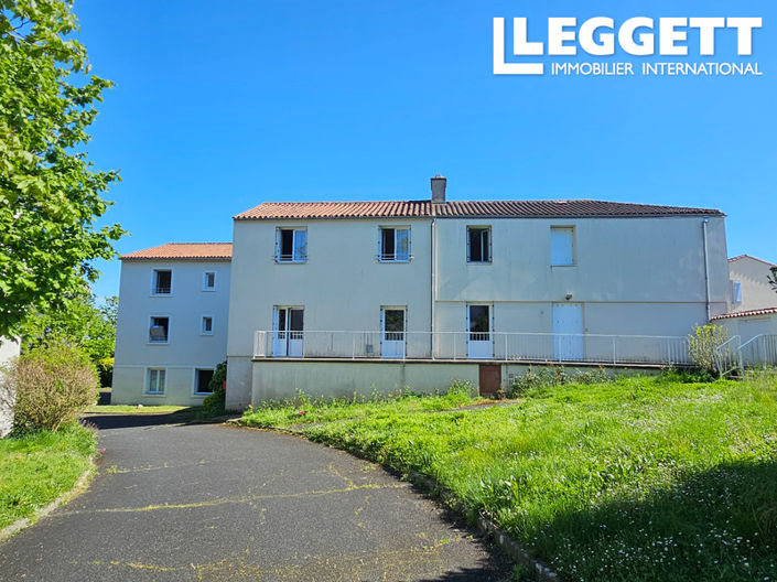 Image No.2-30 Bed House for sale