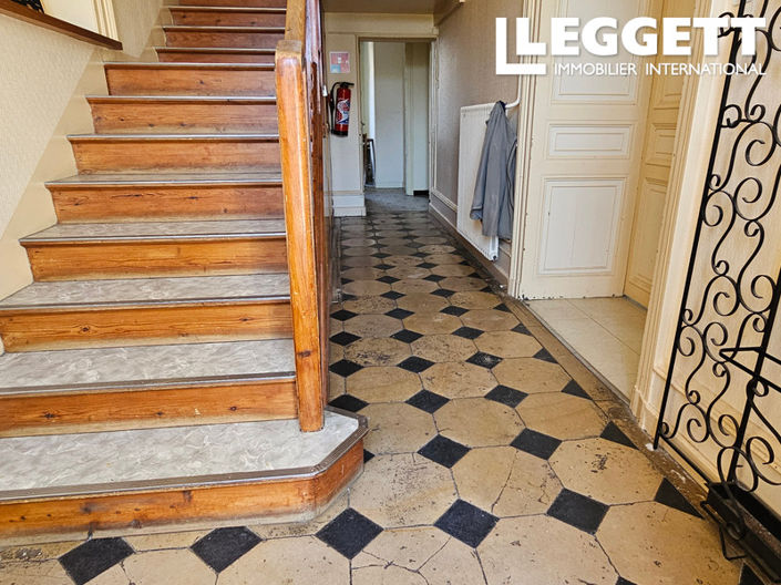 Image No.4-30 Bed House for sale