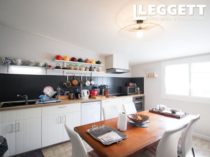 Image No.2-4 Bed House for sale