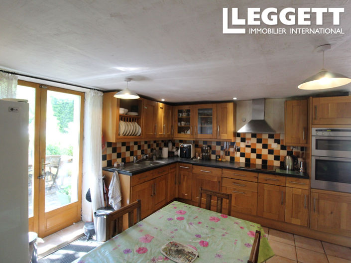 Image No.6-6 Bed House for sale