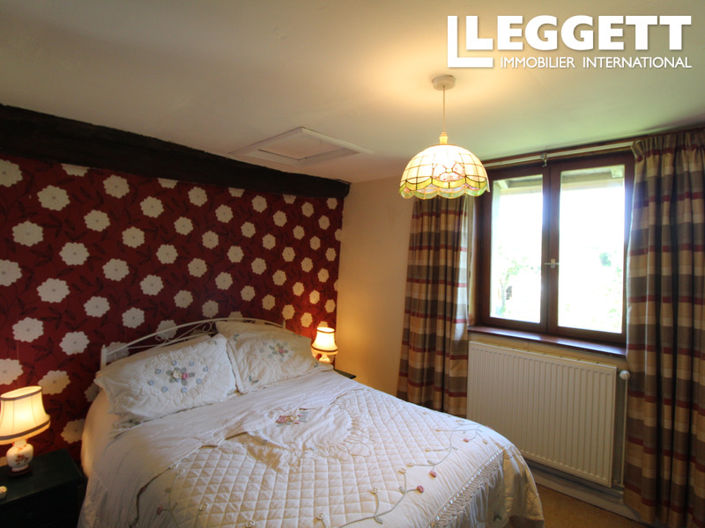 Image No.8-6 Bed House for sale