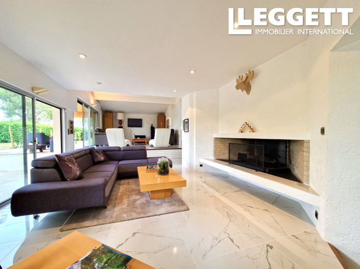 Image No.4-6 Bed House for sale