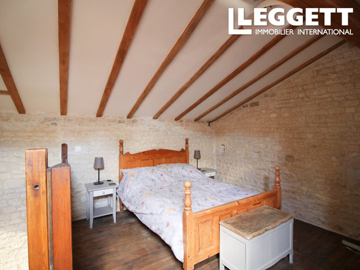 Image No.9-6 Bed House for sale