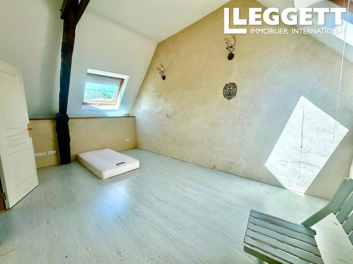 Image No.8-2 Bed House for sale