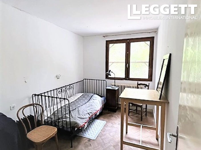 Image No.8-5 Bed House for sale