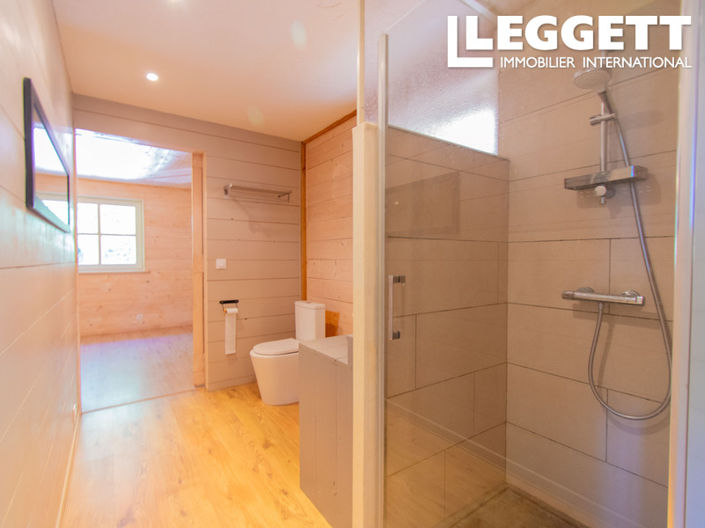 Image No.6-6 Bed House for sale