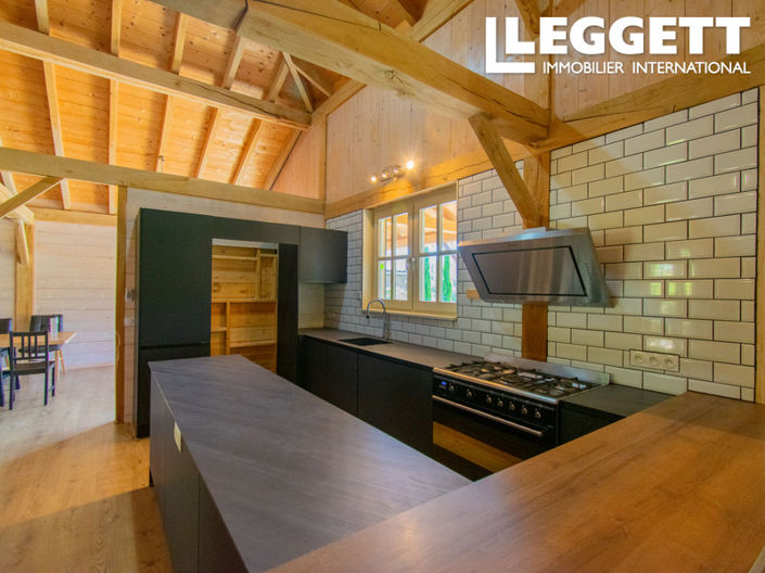 Image No.8-6 Bed House for sale