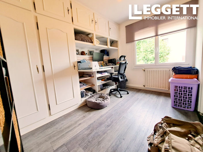 Image No.9-7 Bed House for sale