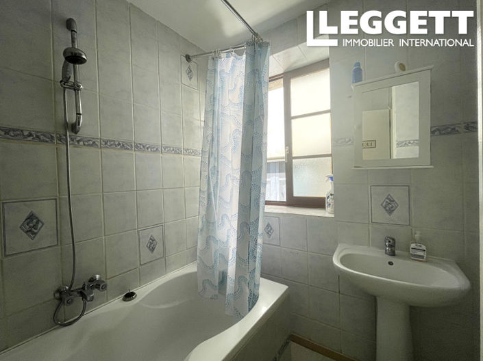 Image No.8-3 Bed House for sale