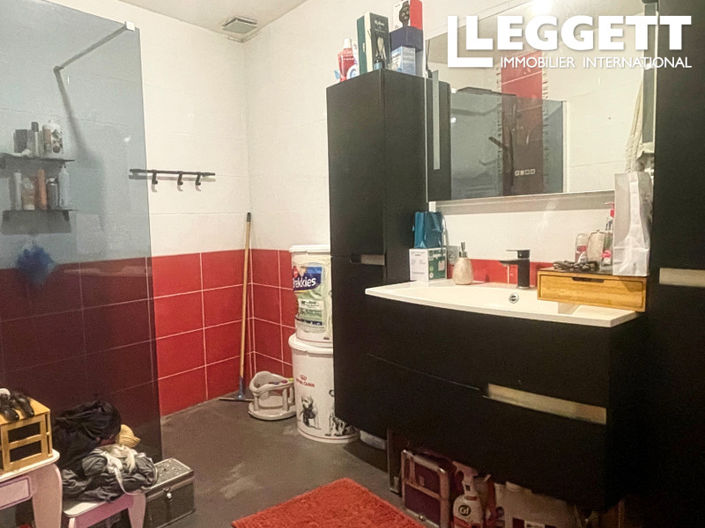 Image No.8-3 Bed House for sale