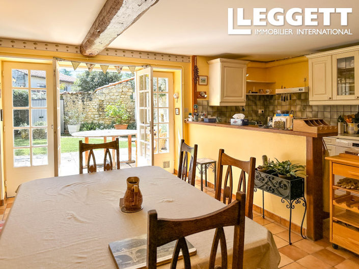 Image No.2-Maison de 5 chambres à vendre à Saintes