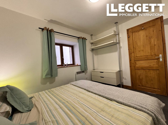 Image No.10-3 Bed House for sale