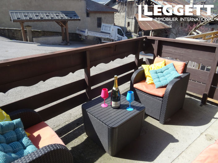 Image No.8-3 Bed House for sale