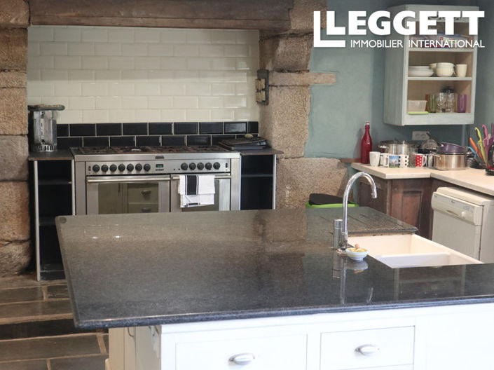 Image No.6-5 Bed House for sale