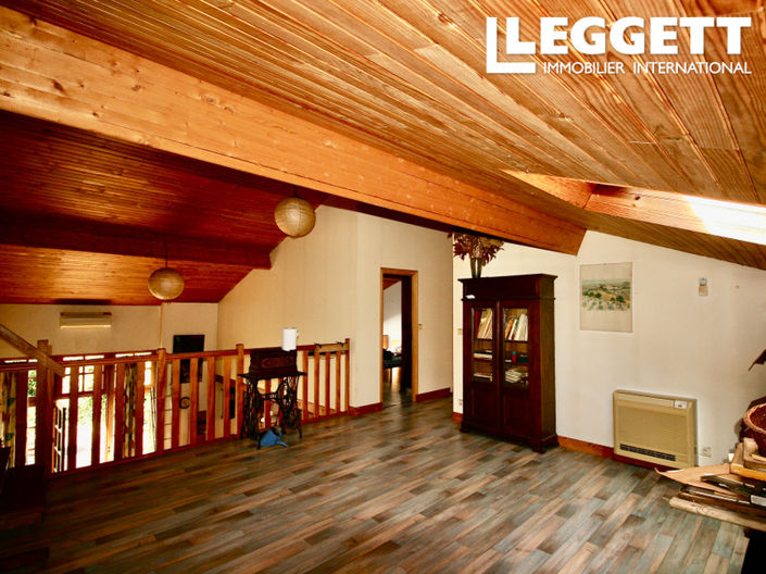 Image No.4-5 Bed House for sale