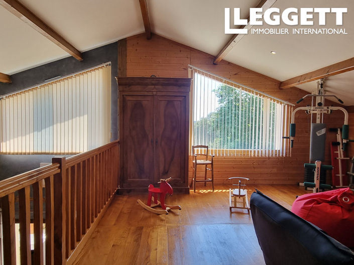 Image No.6-4 Bed House for sale