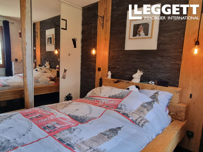 Image No.6-4 Bed House for sale