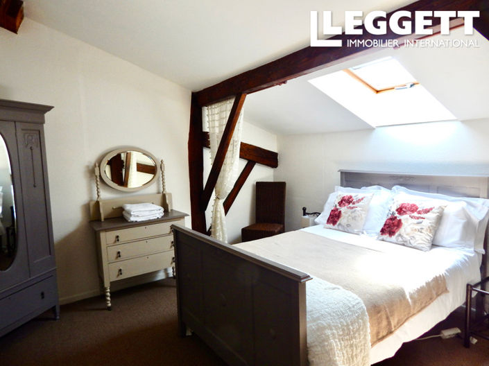 Image No.10-11 Bed Commercial for sale