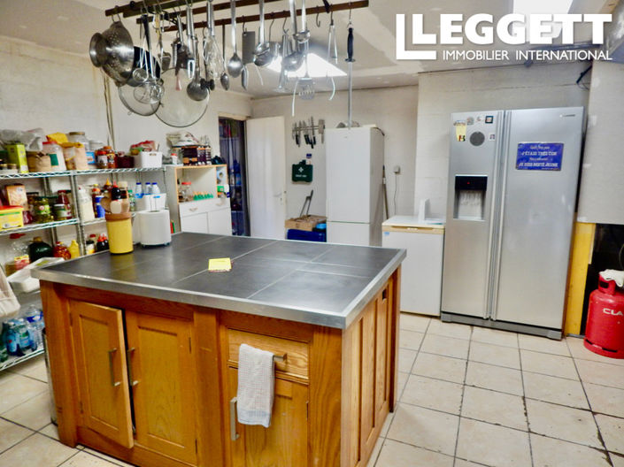 Image No.6-11 Bed Commercial for sale