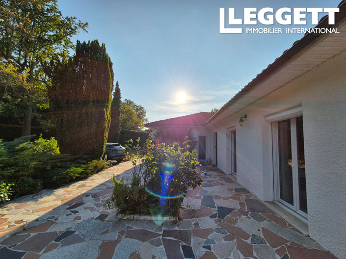 Image No.8-4 Bed House for sale