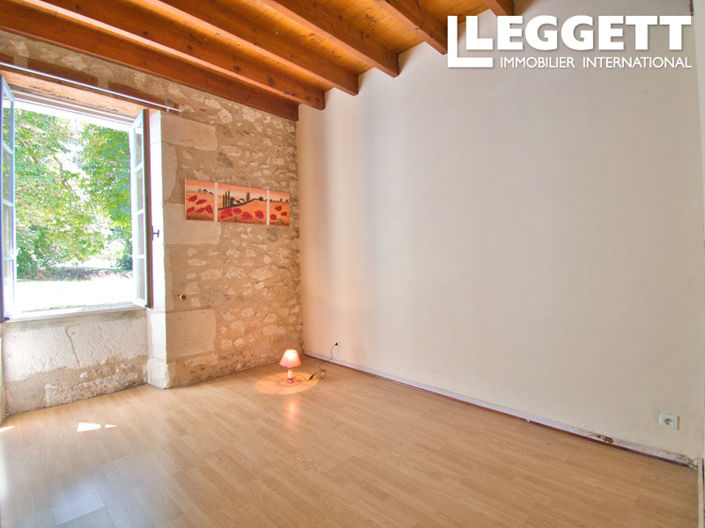 Image No.10-3 Bed House for sale