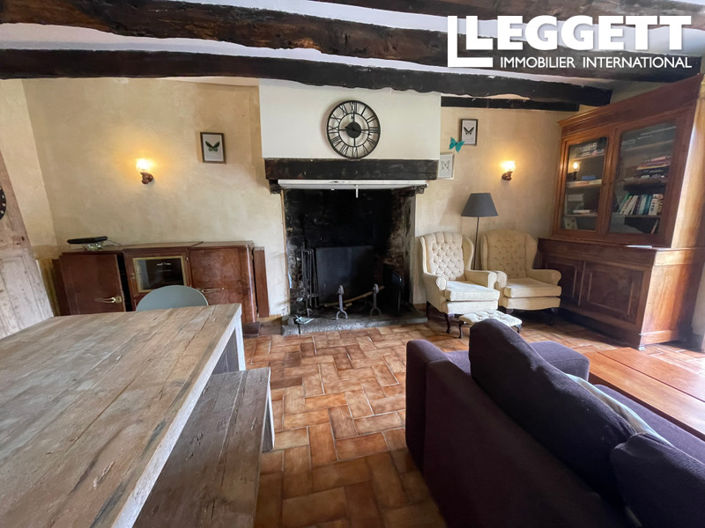 Image No.9-6 Bed House for sale