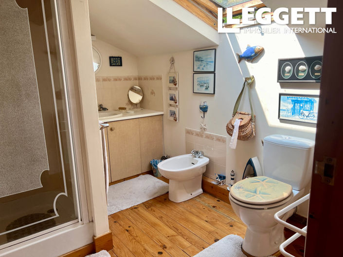 Image No.7-3 Bed House for sale