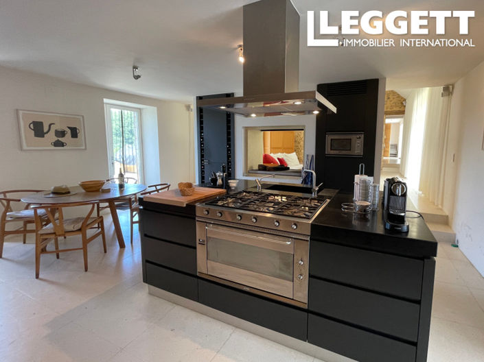 Image No.5-8 Bed House for sale