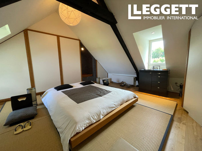 Image No.7-8 Bed House for sale