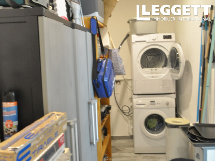 Image No.4-8 Bed House for sale