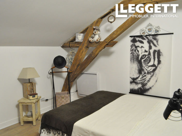 Image No.7-8 Bed House for sale