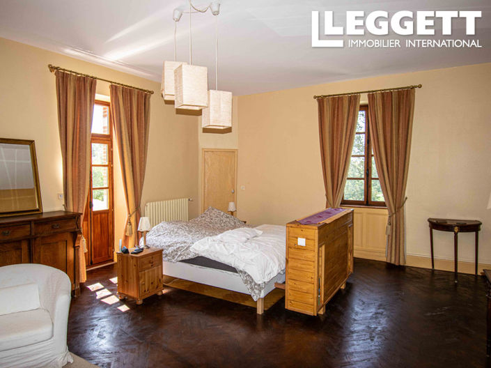 Image No.6-11 Bed Chateaux for sale