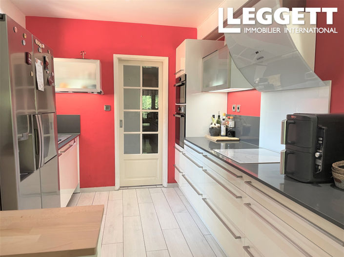 Image No.2-5 Bed House for sale