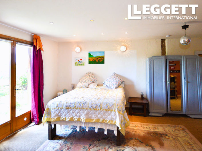 Image No.5-9 Bed House for sale