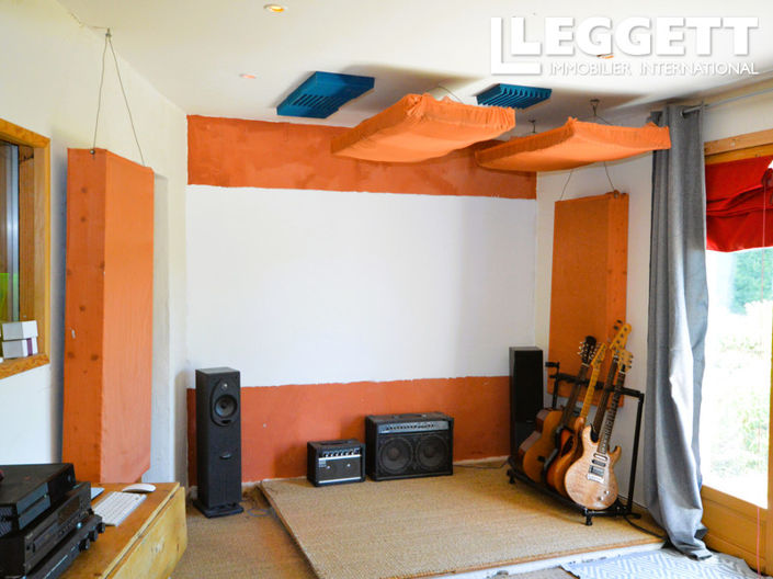 Image No.6-9 Bed House for sale