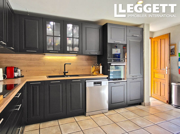 Image No.2-5 Bed House for sale