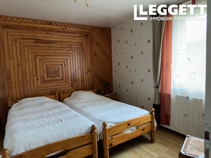 Image No.8-3 Bed House for sale