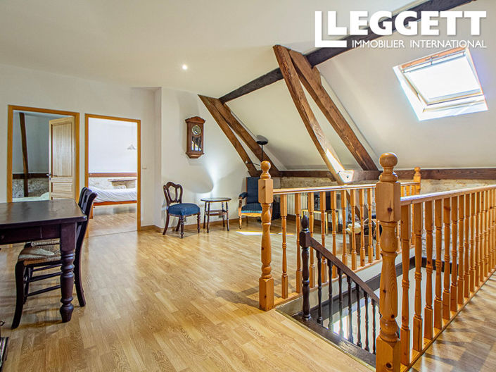 Image No.7-6 Bed House for sale