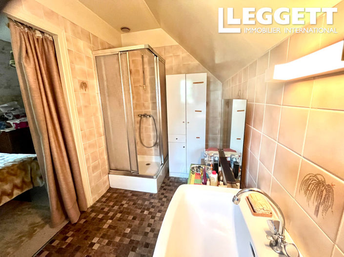 Image No.8-3 Bed House for sale