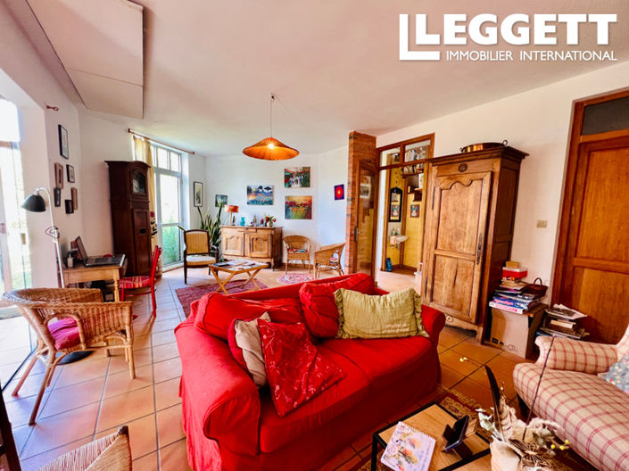 Image No.3-6 Bed House for sale