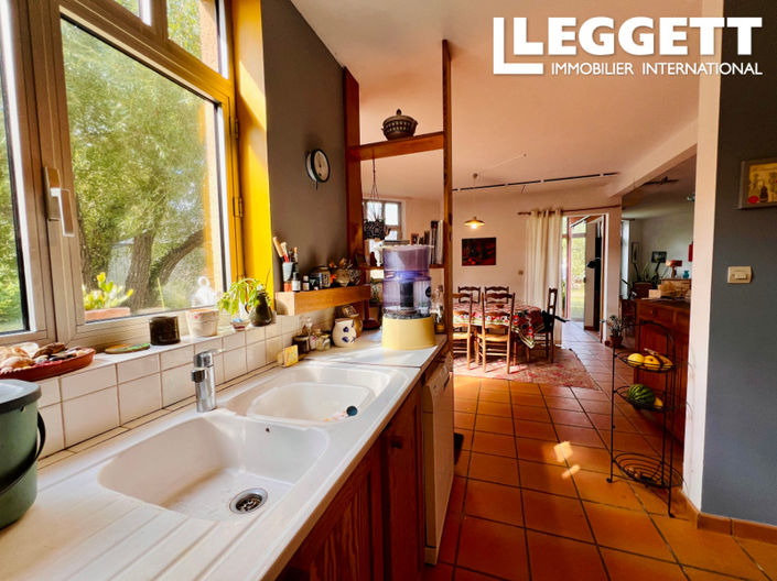 Image No.4-6 Bed House for sale