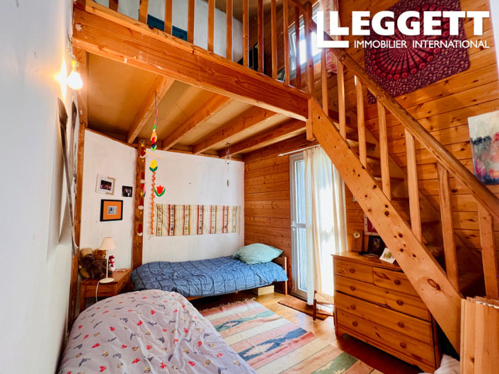 Image No.6-6 Bed House for sale