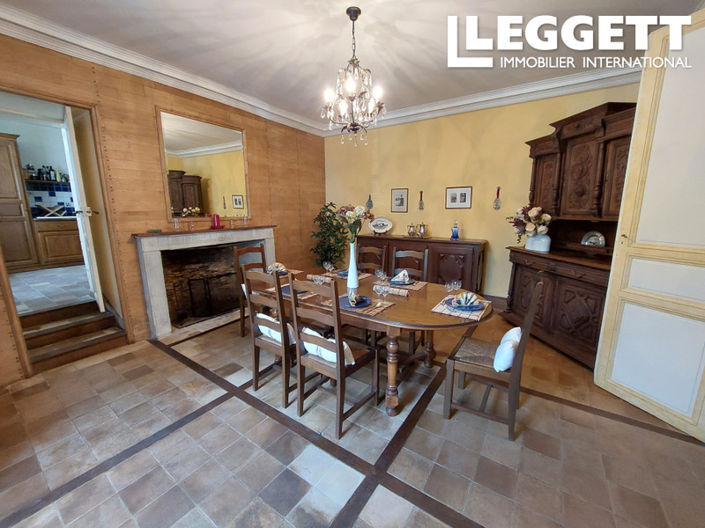 Image No.6-6 Bed House for sale